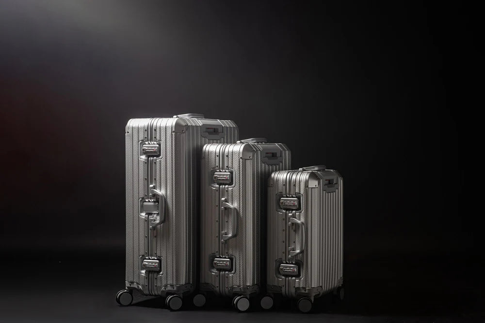 MONDO® ALUMINUM SUITCASE SILVER